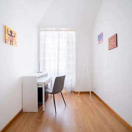 To.sta Bwithoutb Sharing Nel Centro Di Affittacamere *