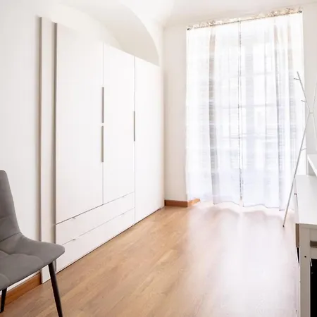 To.sta Bwithoutb Sharing Nel Centro Di Turin