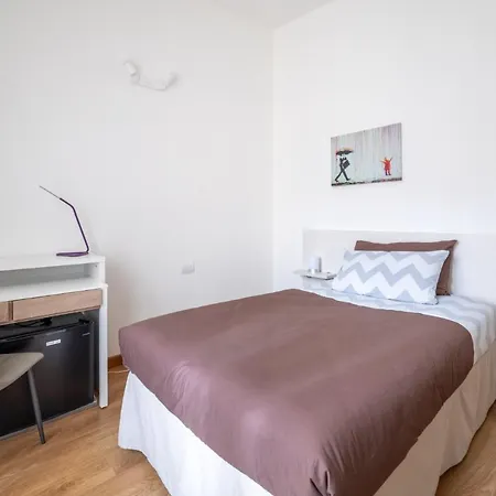 To.sta Bwithoutb Sharing Nel Centro Di Affittacamere *