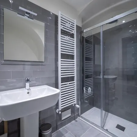 To.sta Bwithoutb Sharing Nel Centro Di Πανσιόν *