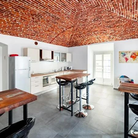 To.sta Bwithoutb Sharing Nel Centro Di Τορίνο