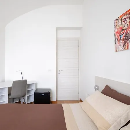 To.sta Bwithoutb Sharing Nel Centro Di * Τορίνο